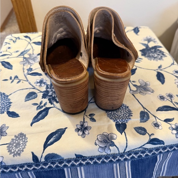 Freebird by Steven Brown Woven Mules - Picture 4 of 11